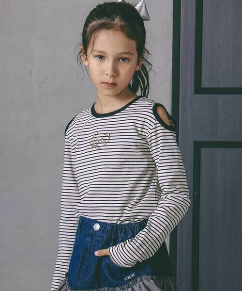 nexchic/ネクシック 肩開きラインストーンロゴテレコ長袖Tシャツ(110~150cm) ブラック系 120cm nexchic/ネクシック 肩開きラインストーンロゴテレコ長袖Tシャツ(110~150cm) ブラック系 120cm