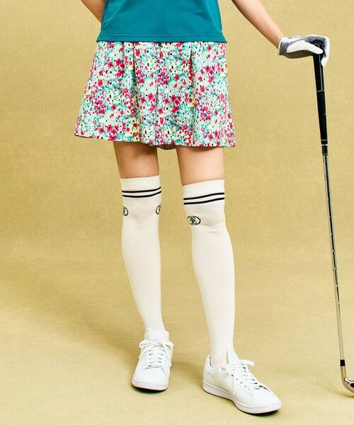 23区GOLF/ニジュウサンンクゴルフ 【WOMEN】【接触冷感/撥水/UVカット】フラワーショートパンツ 一気に華やかになるヘルシーな総柄 グリーン系5 SM 23区GOLF/ニジュウサンンクゴルフ 【WOMEN】【接触冷感/撥水/UVカット】フラワーショートパンツ 一気に華やかになるヘルシーな総柄 グリーン系5 SM