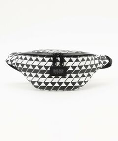 23区GOLF / ニジュウサンンクゴルフ ショルダーバッグ | 【UNISEX】フラッグ総柄ボディバッグ　ラウンドにもタウンユースにも使える！