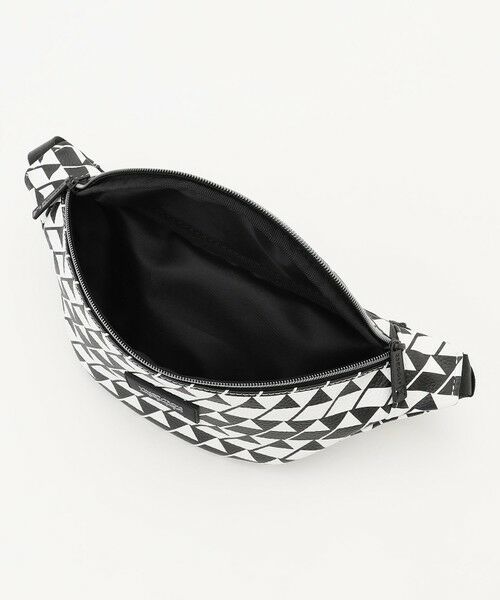 23区GOLF / ニジュウサンンクゴルフ ショルダーバッグ | 【UNISEX】フラッグ総柄ボディバッグ　ラウンドにもタウンユースにも使える！ | 詳細6