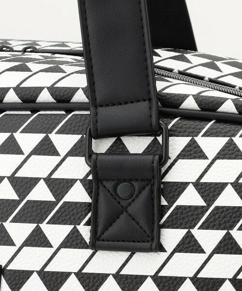 23区GOLF / ニジュウサンンクゴルフ ボストンバッグ | 【UNISEX】フラッグ総柄ボストンバッグ　シューズ収納付きの大容量　ショルダー持ちも可能 | 詳細5