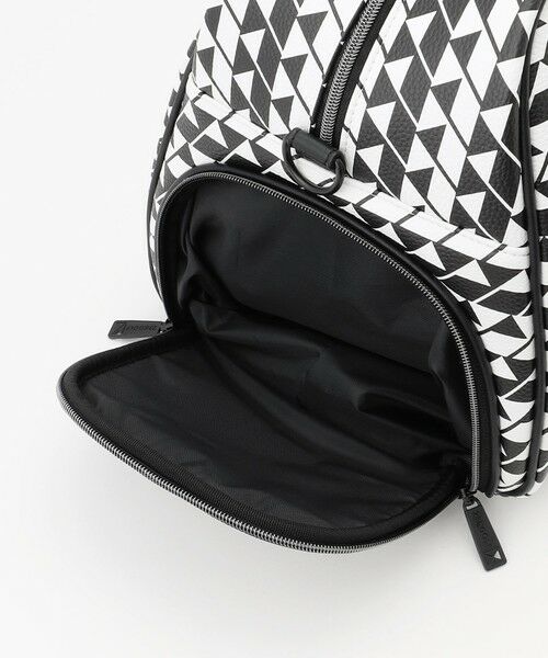 23区GOLF / ニジュウサンンクゴルフ ボストンバッグ | 【UNISEX】フラッグ総柄ボストンバッグ　シューズ収納付きの大容量　ショルダー持ちも可能 | 詳細9