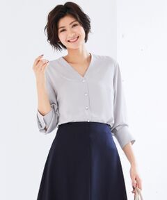 【マガジン掲載】パウダリージョーゼット パールボタン Vブラウス