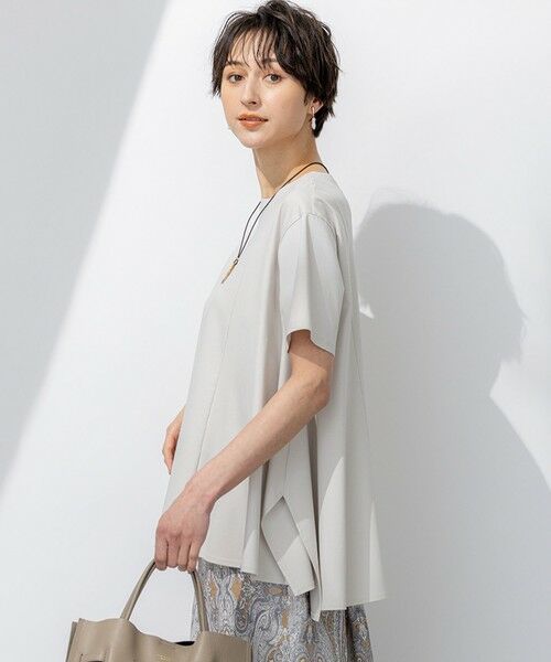 23区/ニジュウサンク 【洗える】スムースデザイン フレア Tシャツ ベージュ系 38 23区/ニジュウサンク 【洗える】スムースデザイン フレア Tシャツ ベージュ系 38