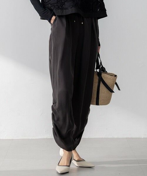 23区 / ニジュウサンク その他パンツ | 【接触冷感/洗える】フィブリルツイル シャーリング パンツ(ダークブラウン系)