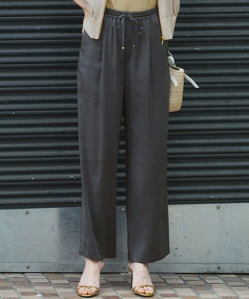 23区/ニジュウサンク 【Oggi9月号掲載/撥水加工】スムースサテン タック ワイド パンツ グレー系 40 23区/ニジュウサンク 【Oggi9月号掲載/撥水加工】スムースサテン タック ワイド パンツ グレー系 40