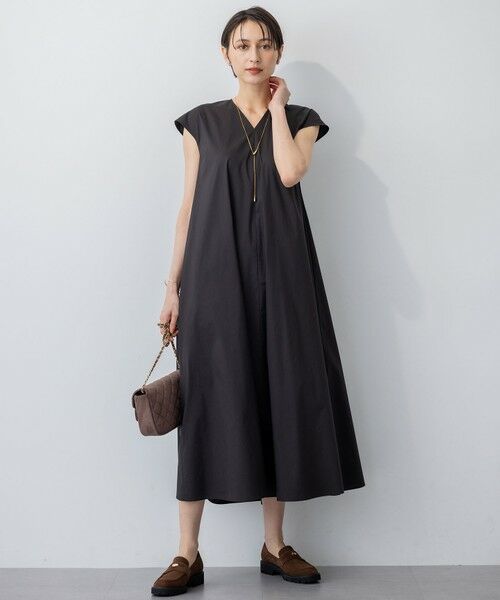23区 / ニジュウサンク ロング・マキシ丈ワンピース | 【接触冷感/撥水加工/洗える】ストレッチブロード Vネックワンピース | 詳細1
