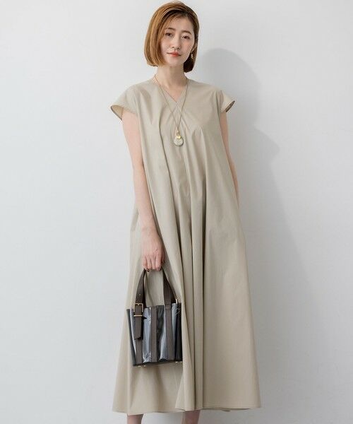 接触冷感/撥水加工/洗える】ストレッチブロード Vネック