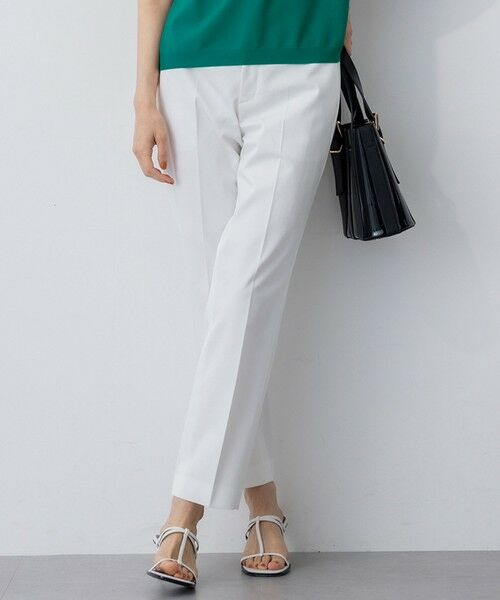 23区/ニジュウサンク 【UVケア/洗える】コンパクトクロス テーパード パンツ ホワイト系 38 23区/ニジュウサンク 【UVケア/洗える】コンパクトクロス テーパード パンツ ホワイト系 38