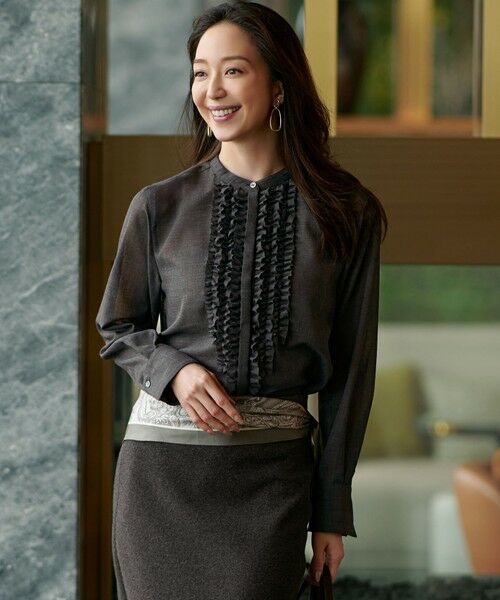 23区/ニジュウサンク 【VERY11月号掲載/洗える】TWボイル フリルディテール ブラウス グレー系 40