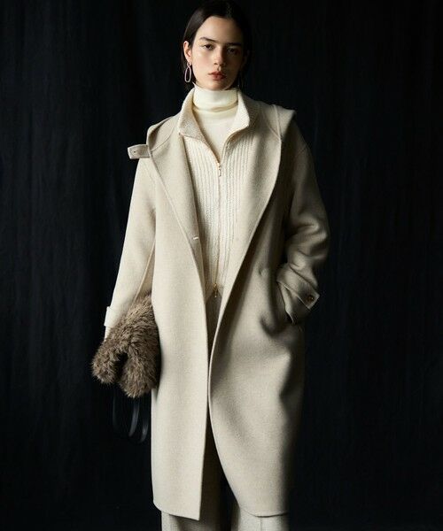 23区/ニジュウサンク 【見上愛さん着用】MANTECOPureリバー フード ロングコート オートミール系 38