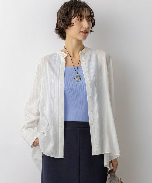 23区 / ニジュウサンク シャツ・ブラウス | ドビーストライプ バックタック フレアブラウス（ホワイト系）