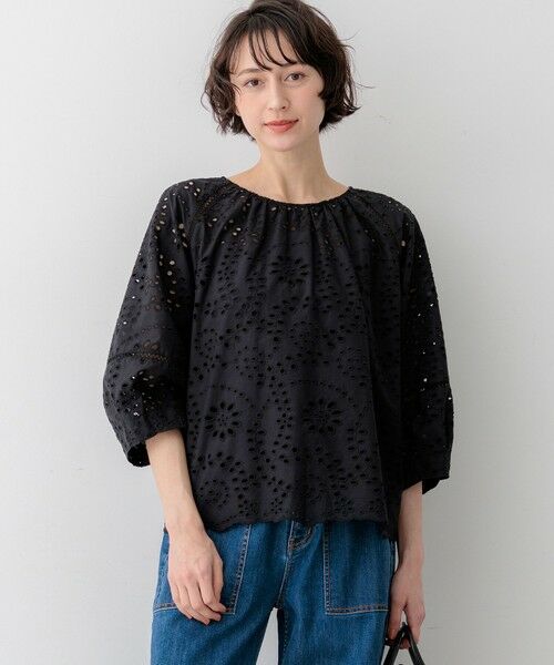 23区 / ニジュウサンク シャツ・ブラウス | 【見上愛さん着用】カットワークエンブロイダリー 2WAYブラウス（ブラック系）