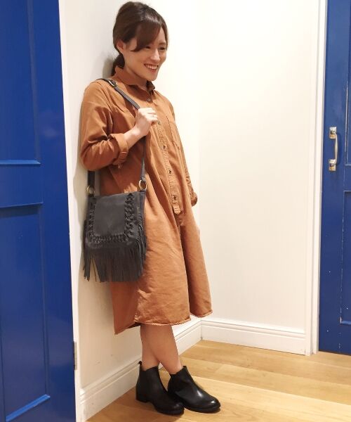 ＊＊NIMES / ニーム ミニ丈・ひざ丈ワンピース | サテンピーチ ワンピース（キャメル）