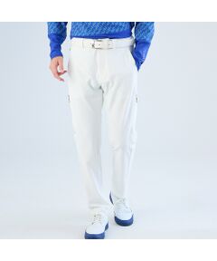 快適な動きと洗練されたシルエットのシェルタリングドライパンツは、<br>抜群のストレッチ性を誇り、プレー中の屈伸やスイングの動きにもスムーズにフィット。<br>ストレスフリーな履き心地と美しいシルエットを両立した、機能的かつ洗練された一本です。<br><br>素材には、吸湿速乾性とUVカット機能を備えた「シェルタリングドライ&reg;」を使用。透けにくい設計で、快適かつ安心感のある履き心地を実現しました。さらに、ウエスト内側のシリコンテープがフィット感を高め、トップスをインした際のズレを防いでプレー中のスタイルをキープします。<br><br>バックのパッチポケットはスコアカードやグローブがスムーズに取り出せる設計で、機能性にもこだわり抜いたディテールが魅力。動きやすさと実用性を兼ね備えた、ゴルフシーンに欠かせない一本です。<br><br>機能的でありながら洗練されたルックスを持つNissa Golfのシェルタリングドライパンツ。快適な履き心地とスタイリッシュなシルエットで、プレーのパフォーマンスを最大限に引き出します。<br><br>■コンセプト■<br>南フランスのリゾート地ニース（プロバンス語で「Nissa」）をイメージしたゴルフブランド。美しいコートダジュールを背景にヨーロッパのエスプリを感じさせる洗練されたウェア＆グッズを展開します。<BR>