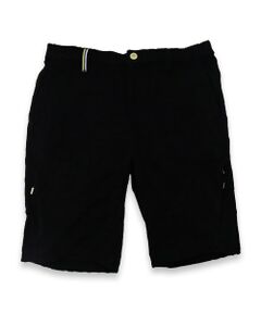 <font color='#0063B1'><b>エフォートレスな上質感<br>南仏リゾートを感じる、パイルジャカードハーフパンツ</b></font><br><br>南仏リゾートのエッセンスを纏う、パイルジャカードハーフパンツは、リラックスムードと洗練されたデザインが融合したデザイン。南仏Nissaのリゾートライフをイメージし、心地よさとエレガンスを兼ね備えています。<br><br>肌触りの良いパイル素材が、軽やかで快適な履き心地を実現。ホワイトのスピンドルが爽やかなアクセントとなり、ラフな中にも洗練された雰囲気をプラスします。<br><br>デザインには、ワイドスプレッドの小さめポロ衿＆スキッパーカラーを取り入れ、リラックス感のある仕上がりに。さらに、前立て裏の4色テープや、袖口リブのブランドカラー（ブルー・イエロー・ホワイト・ブラック）の4色ラインが、さりげなくも個性的なアクセントを添えています。<br><br>モデル(外国人)身長: 185cm/ サイズ7着用<br>モデル(日本人)身長: 178cm/ サイズ7着用<br><br><br><br>■コンセプト■<br>南フランスのリゾート地ニース（プロバンス語で「Nissa」）をイメージしたゴルフブランド。美しいコートダジュールを背景にヨーロッパのエスプリを感じさせる洗練されたウェア＆グッズを展開します。<BR>