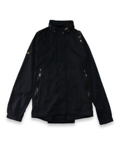 小雨の中でも快適にプレーできる、高機能ウインドブレーカー。撥水加工を施し、天候に左右されることなくスマートなゴルフスタイルを実現します。<br><br>止水テープ付きファスナーを採用し、雨の侵入をしっかりブロック。さらに、ムレにくい快適な着心地をキープしつつ、防風性にも優れているため、冷え込む日の防寒対策としても活躍します。<br><br>機能性とデザイン性を兼ね備えた、ワンランク上のレインウェア。悪天候でも洗練されたスタイルをキープし、快適なプレーをサポートする一着です。<br><br>■コンセプト■<br>南フランスのリゾート地ニース（プロバンス語で「Nissa」）をイメージしたゴルフブランド。美しいコートダジュールを背景にヨーロッパのエスプリを感じさせる洗練されたウェア＆グッズを展開します。<BR>