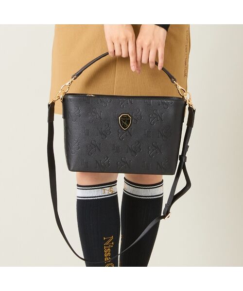 NS23 par Nissa Golf / エヌエス23・パー・ニッサゴルフ スポーツグッズ | 【本革使用】エンボス加工ショルダーバッグ大 | 詳細2