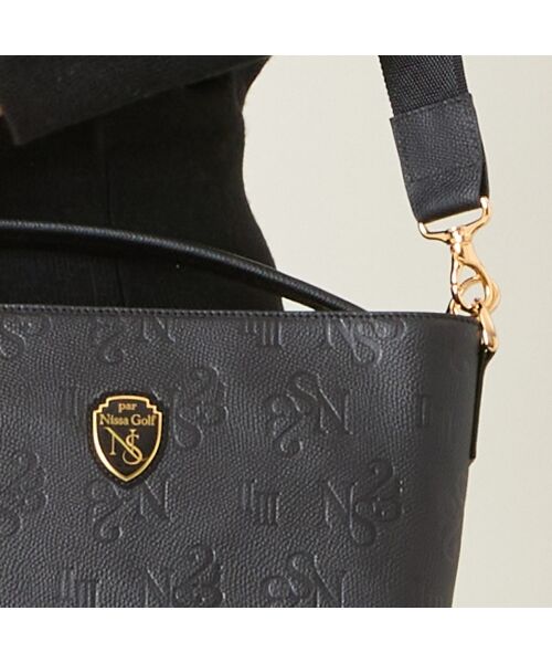 NS23 par Nissa Golf / エヌエス23・パー・ニッサゴルフ スポーツグッズ | 【本革使用】エンボス加工ショルダーバッグ大 | 詳細4