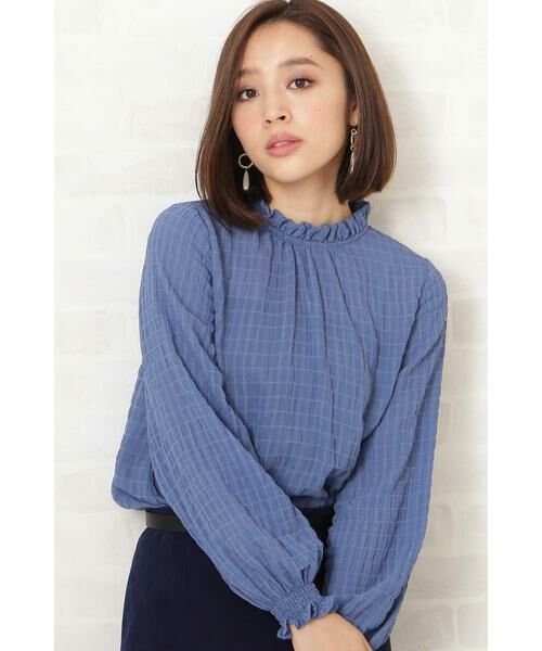 ＊＊N.Natural Beauty Basic / エヌ ナチュラルビューティーベーシック シャツ・ブラウス | フリルネックシャーリングブラウス（ブルー）