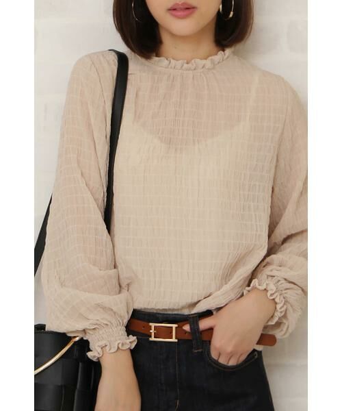 ＊＊N.Natural Beauty Basic / エヌ ナチュラルビューティーベーシック シャツ・ブラウス | フリルネックシャーリングブラウス（ベージュ）