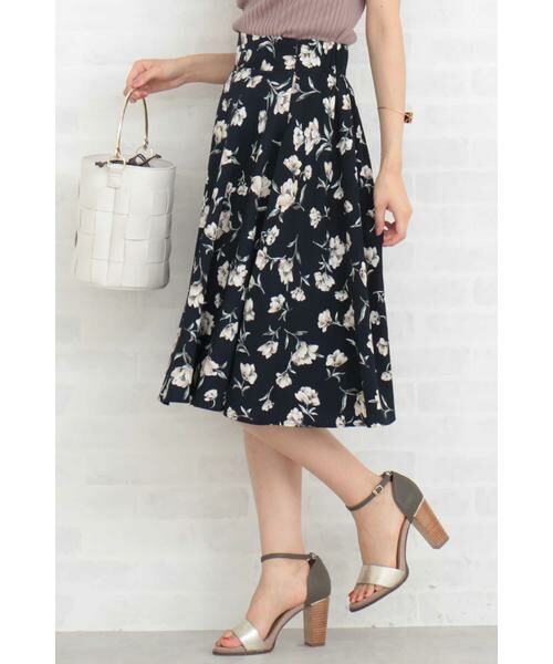 ＊＊N.Natural Beauty Basic / エヌ ナチュラルビューティーベーシック スカート | フラワーフレアミモレスカート（ネイビーベース）