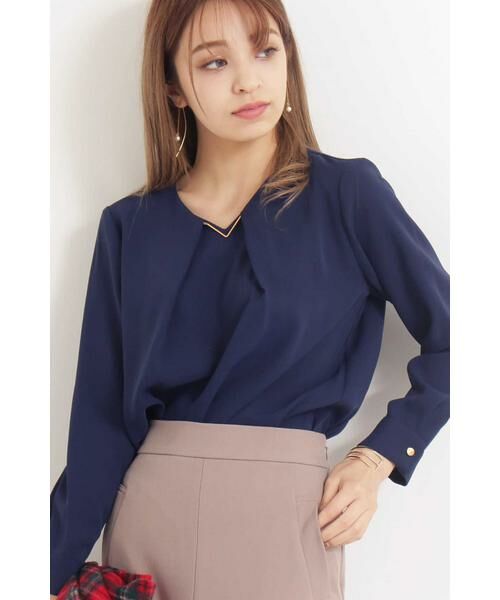 ＊＊N.Natural Beauty Basic / エヌ ナチュラルビューティーベーシック シャツ・ブラウス | Ｖネックパーツ付とろみブラウス（ネイビー）