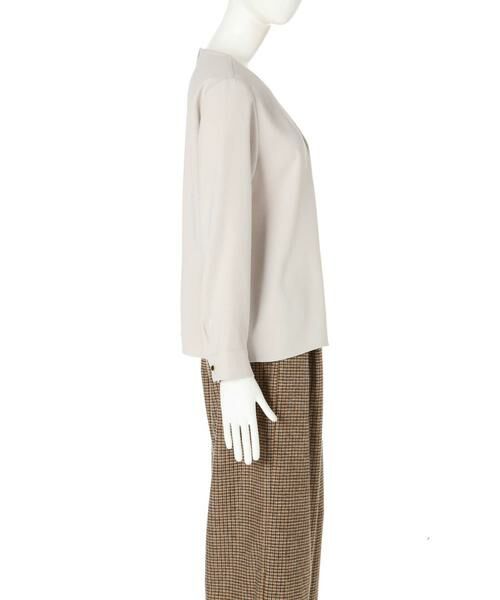 ＊＊N.Natural Beauty Basic / エヌ ナチュラルビューティーベーシック シャツ・ブラウス | Ｖネックパーツ付とろみブラウス | 詳細17