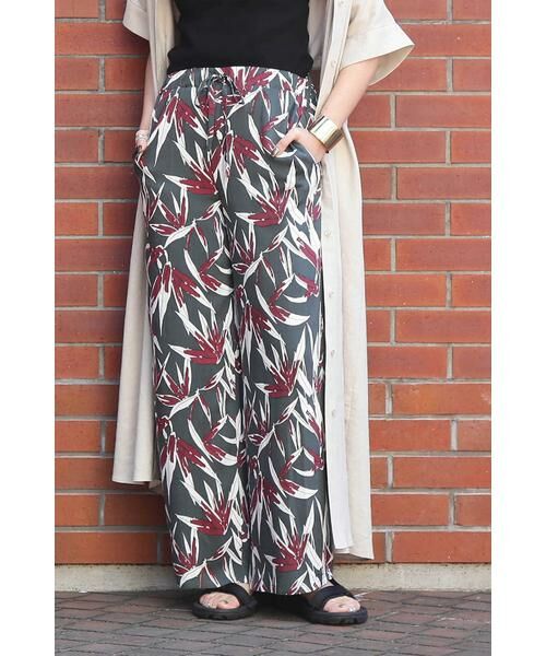 ＊＊N.Natural Beauty Basic / エヌ ナチュラルビューティーベーシック パンツ | リーフプリントリラックスパンツ（グレー×ボルドー1）