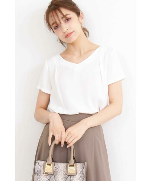 ＊＊N.Natural Beauty Basic / エヌ ナチュラルビューティーベーシック シャツ・ブラウス | タックドレープVネック半袖ブラウス（ホワイト）
