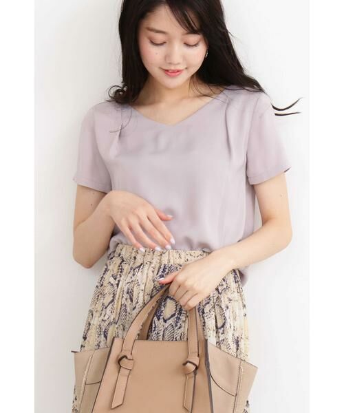 ＊＊N.Natural Beauty Basic / エヌ ナチュラルビューティーベーシック シャツ・ブラウス | タックドレープVネック半袖ブラウス（グレー）