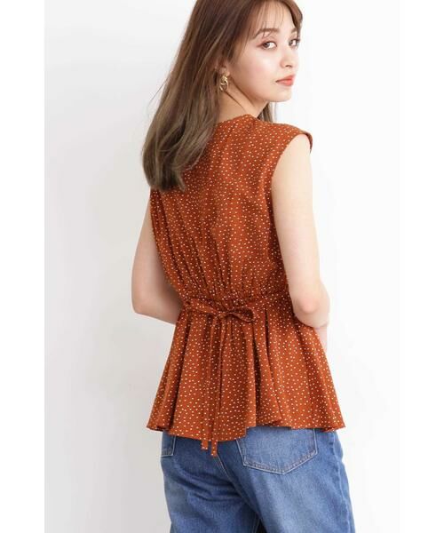 ＊＊N.Natural Beauty Basic / エヌ ナチュラルビューティーベーシック シャツ・ブラウス | ドットぺプラムノースリーブニット（キャメル×オフドット1）