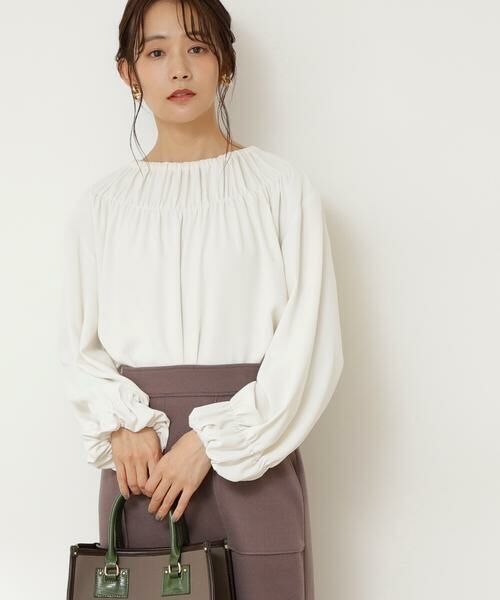 ＊＊N.Natural Beauty Basic / エヌ ナチュラルビューティーベーシック シャツ・ブラウス | ギャザークルーネックブラウス（オフ）