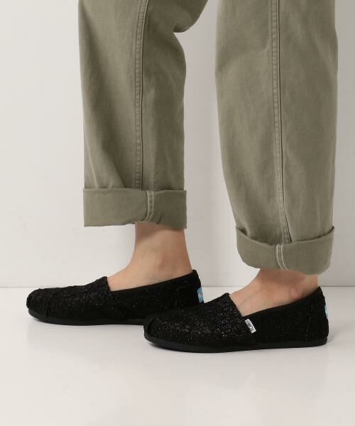 TOMS フラットシューズ - フラットシューズ