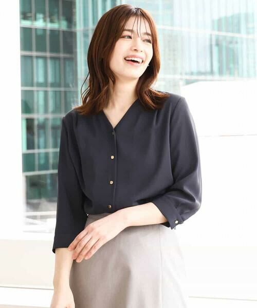 OFUON / オフオン シャツ・ブラウス | サテンジョーゼットVネックブラウス/洗える/WEB限定サイズあり | 詳細1