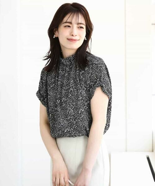 OFUON / オフオン シャツ・ブラウス | モノトーンリーフ柄ブラウス/洗える/WEB限定サイズあり | 詳細1