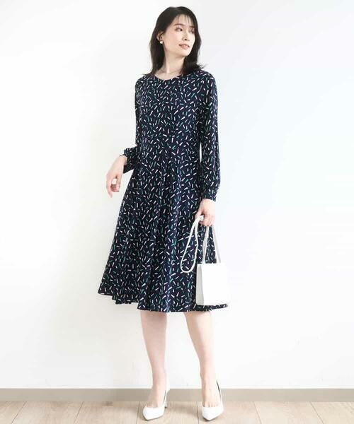 OFUON/オフオン 総柄ウエスト切り替えワンピース/洗える/WEB限定サイズあり ネイビー M OFUON/オフオン 総柄ウエスト切り替えワンピース/洗える/WEB限定サイズあり ネイビー M