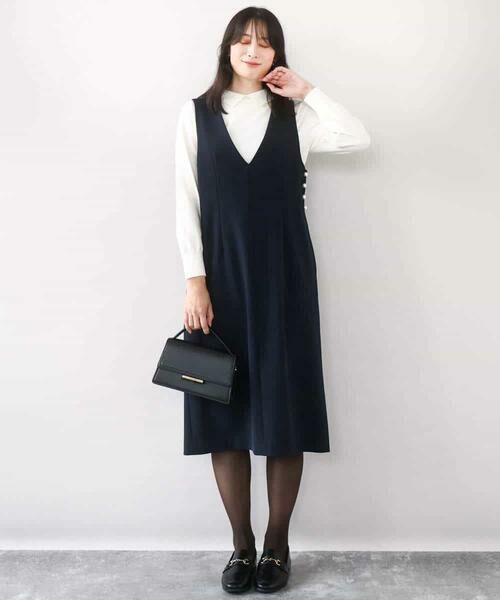 OFUON / オフオン ロング・マキシ丈ワンピース | サイドパール調釦デザインVネックジャンパースカート/洗える/WEB限定サイズあり | 詳細4