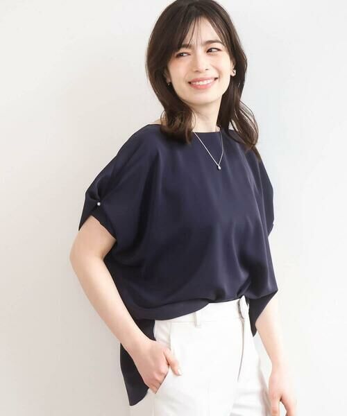 OFUON / オフオン シャツ・ブラウス | ストレッチパール調タックブラウス/UVカット/接触冷感/洗濯機で洗える/WEB限定サイズあり（ネイビー）