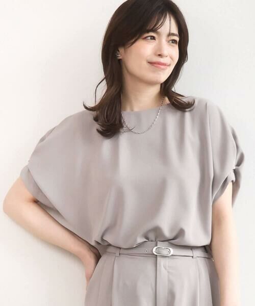 OFUON / オフオン シャツ・ブラウス | ストレッチパール調タックブラウス/UVカット/接触冷感/洗濯機で洗える/WEB限定サイズあり（モカベージュ）