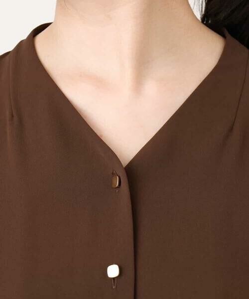 OFUON / オフオン シャツ・ブラウス | サテンジョーゼットVネックブラウス/UVカット/接触冷感/洗濯機で洗える/WEB限定サイズあり | 詳細13