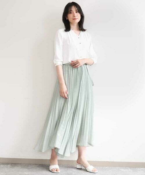 OFUON / オフオン シャツ・ブラウス | サテンジョーゼットVネックブラウス/UVカット/接触冷感/洗濯機で洗える/WEB限定サイズあり | 詳細2