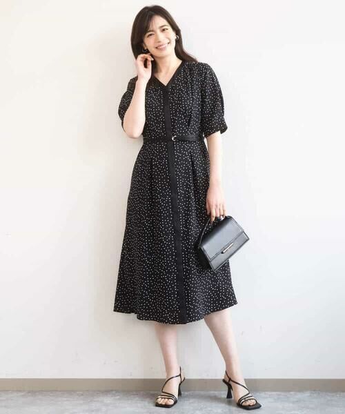 OFUON / オフオン ロング・マキシ丈ワンピース | ドット柄ウエストタックワンピース/洗濯機で洗える/WEB限定サイズあり | 詳細1