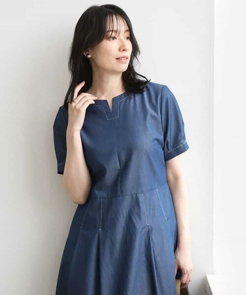 OFUON / オフオン ロング・マキシ丈ワンピース | 配色ステッチ デニムライクワンピース/洗濯機で洗える/WEB限定サイズあり（ブルー）