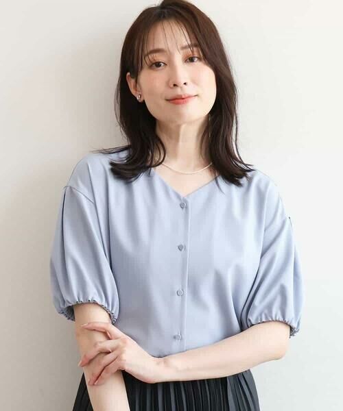 OFUON / オフオン シャツ・ブラウス | パフスリーブVネックブラウス/UVカット/洗濯機で洗える/WEB限定サイズあり/セットアップ対応可 | 詳細1