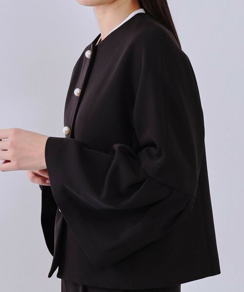 OPAQUE.CLIP / オペーク ドット クリップ ノーカラージャケット | 《通勤・セレモニー対応/セットアップ対応》パール調ボタンフレアスリーブジャケット【洗濯機洗い可】 | 詳細14