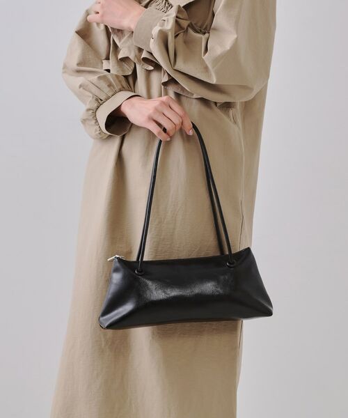 OPAQUE.CLIP / オペーク ドット クリップ ショルダーバッグ | オイル調合皮ワイドデザインバッグ | 詳細3