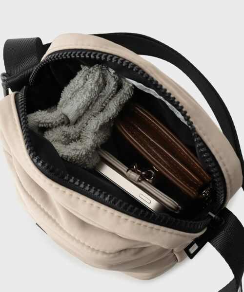 【公子ページ】 セール】 【ペットボトルショルダー付き】軽量ミニショルダー