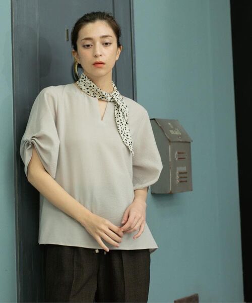 OPAQUE.CLIP / オペーク ドット クリップ シャツ・ブラウス | リネンライクキーネックタックスリーブブラウス【洗濯機洗い可/吸水速乾/接触冷感】 | 詳細5