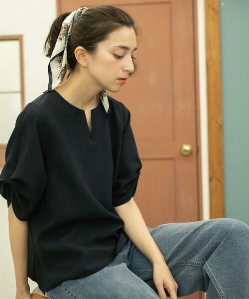 OPAQUE.CLIP / オペーク ドット クリップ シャツ・ブラウス | リネンライクキーネックタックスリーブブラウス【洗濯機洗い可/吸水速乾/接触冷感】 | 詳細9